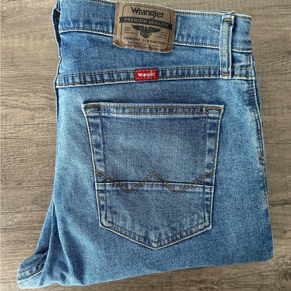 Wrangler slim straight jeans size 32x32